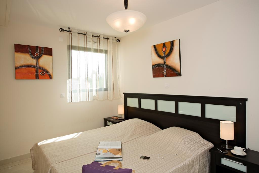 Vacanceole - Residence Carre Marine Mandelieu Kamer foto